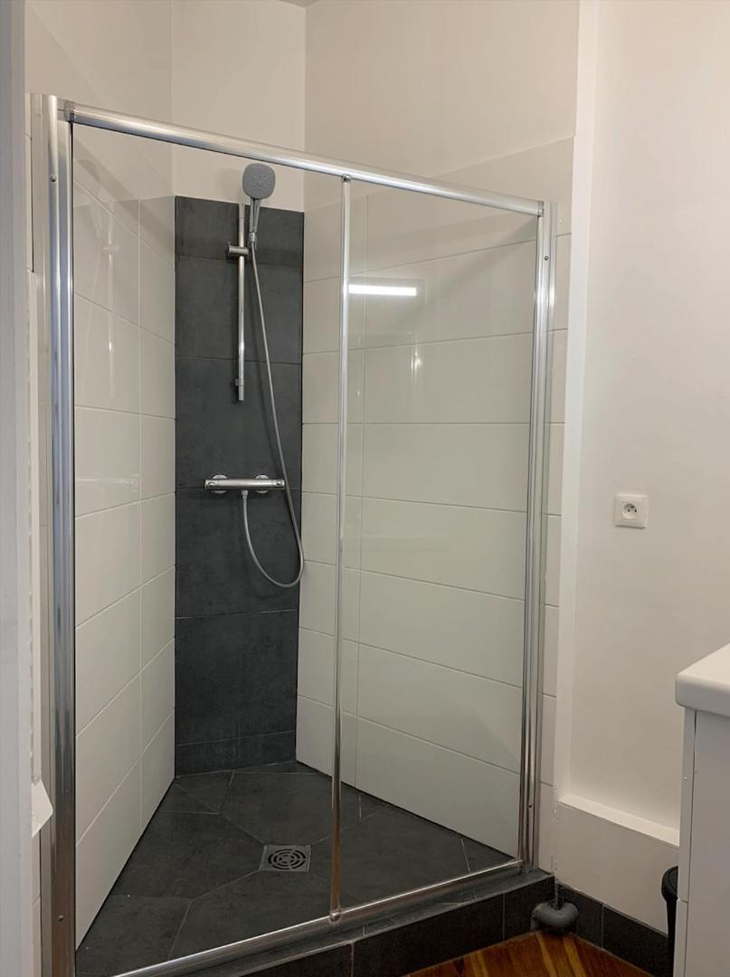 Appartement 2 Chambres Avec Parking, Proche Metro Lille Exterior photo